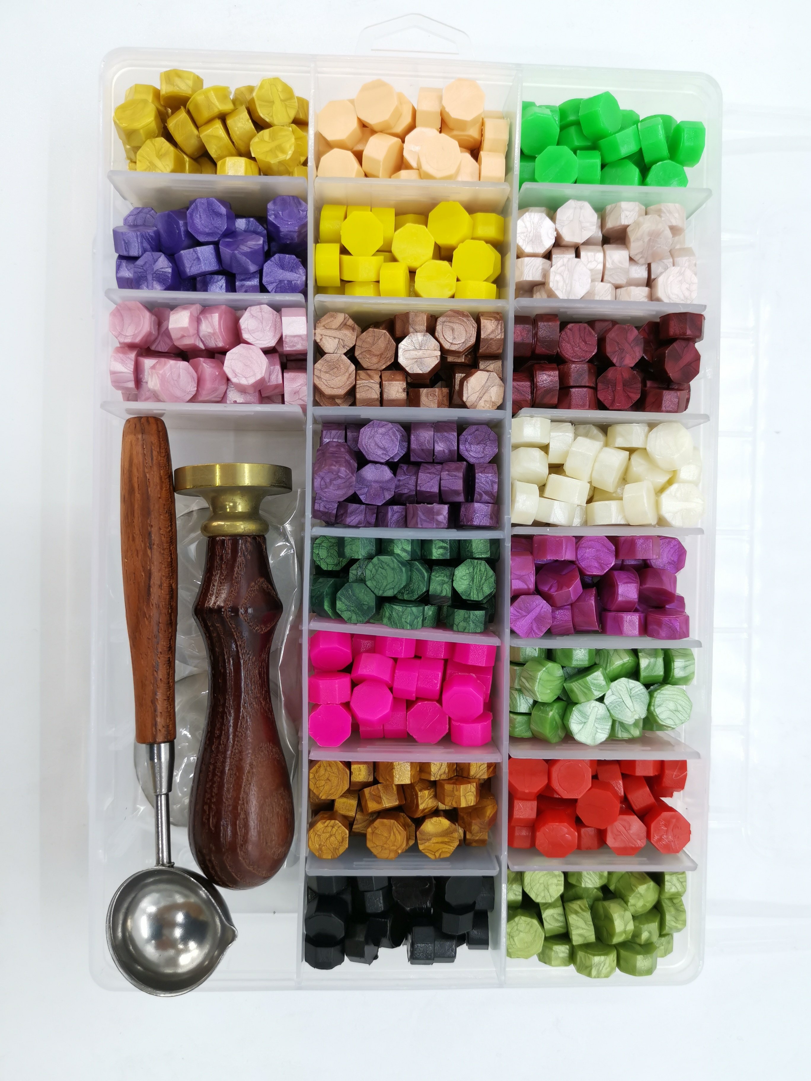 Pastilles de cire a cacheter aux Couleurs Eblouissantes pour sceller vos enveloppes, personnaliser vos packaging,