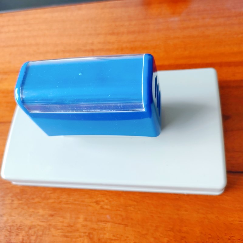 Professional manufacturer wholesale office large handle flash stamps rectangle 80*105mm photosensitive pad pre-inked stamp.