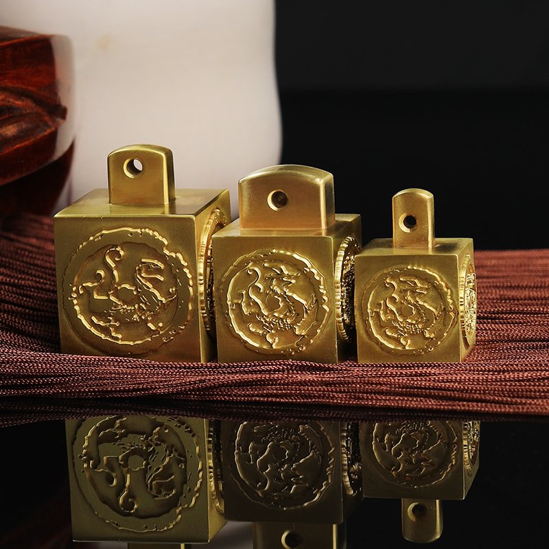 Chinese Ancient Mythology Biological Emblem: Gorgeous Brass Craft Decoration Name Seal Support customization of shapes and sizes