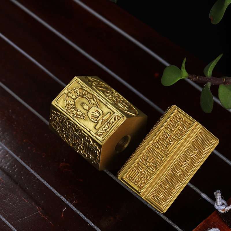 Chinese Ancient Mythology Biological Emblem: Gorgeous Brass Craft Decoration Name Seal Support customization of shapes and sizes