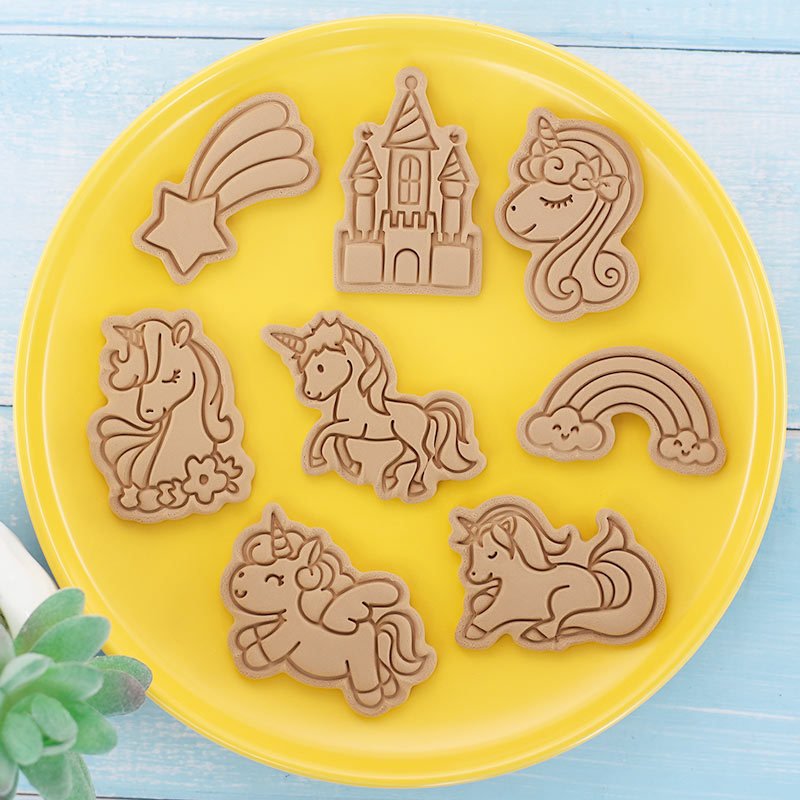 Unicorn Shape Cookie Cutters Plastic 3D Cartoon Push-on Biscuit Mold Cookie Stamp Kitchen Baking Pastry Bakeware Tool