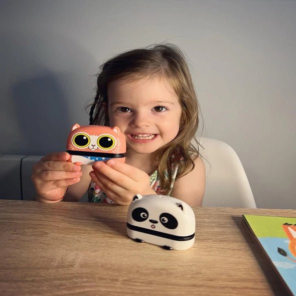 Dropshipping Custom Children Flash Toy Animal Personalized Clothing Fabric Self Inking Kindergarten Name Cartoon Stamp for Kids