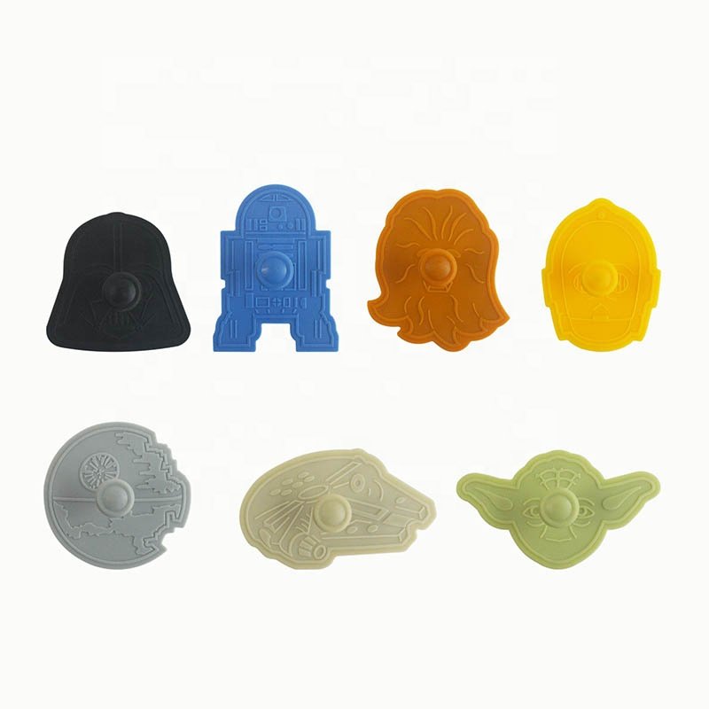 8 Pieces Bakeware Game Character Shapes Plastic Cookie Stamps Biscuit Cutters