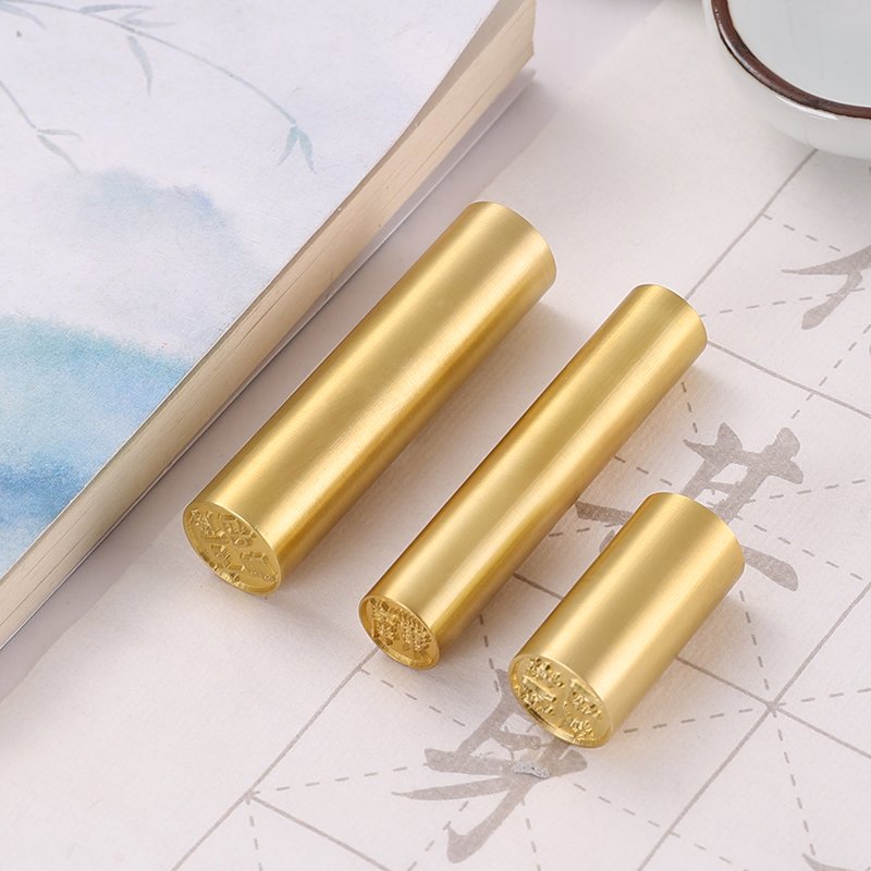 Customized Brass Circular Seal - Japanese-style Round Stamp, Featuring Personal Name Engraving for Calligraphy Expressions