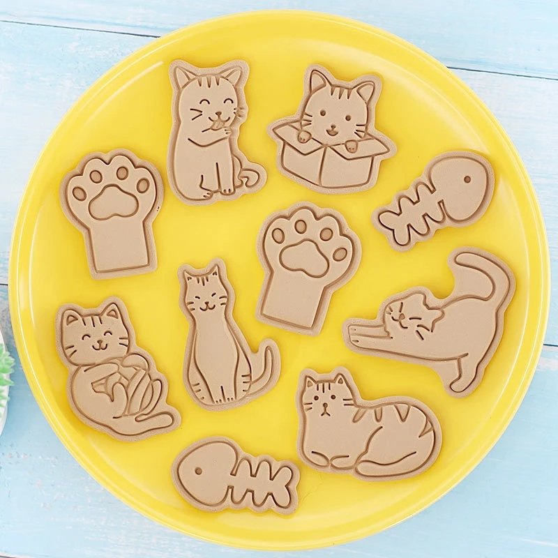 8Pcs Cat Cookie Mold Plastic 3D Cartoon Kittens Biscuit Cutting Mold Cookie Stamp Cat's Claw Fish Bone 3D Stereoscopic Press