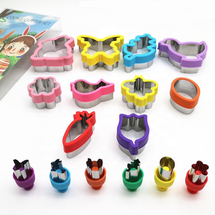 Colorful metal plastic baking molds Easter chick shaped sandwich cutter cookie stamp biscuit mold