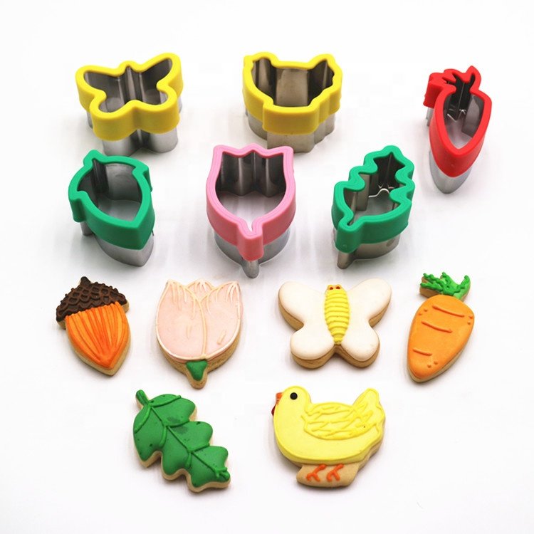 Colorful metal plastic baking molds Easter chick shaped sandwich cutter cookie stamp biscuit mold