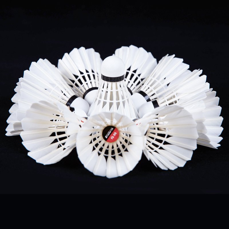 Hot sale of Good-quality grade 3 duck feather badminton for outdoor playing