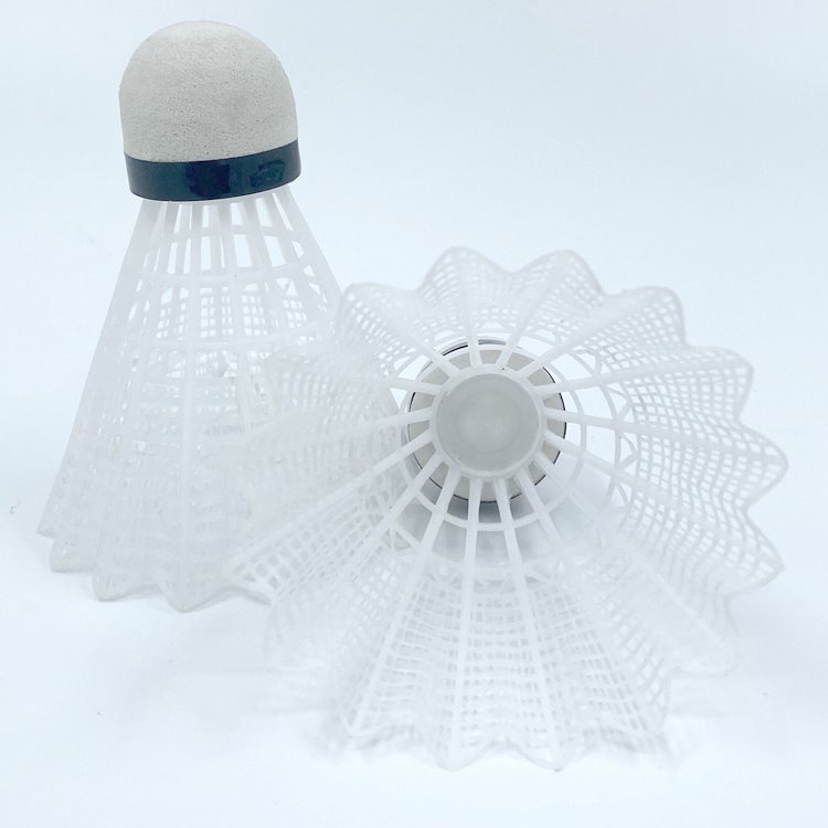 6pcs Badminton Shuttlecocks Sport Plastic Nylon Leaf Shuttlecocks Stable Durable Sports Training Badminton Balls White Yellow