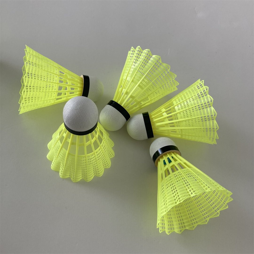 Cheap Customized Nylon Shuttle EVA Cock Sports High Speed Shuttle Cock Stability And Durability Practice Badminton