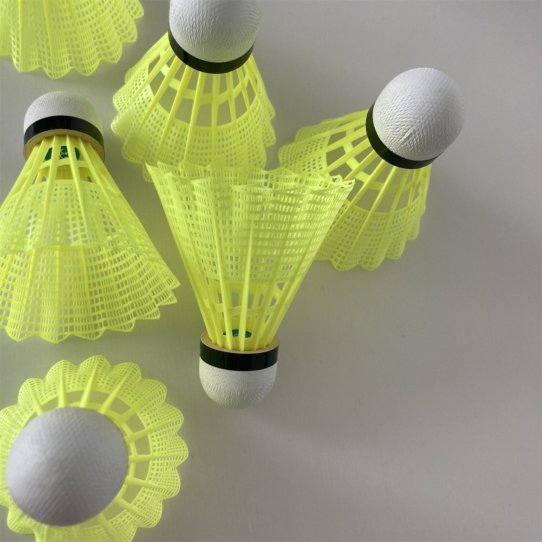 Windproof High Speed Durable Plastic Feather Nylon Shuttlecock For Outdoor Badminton Playing