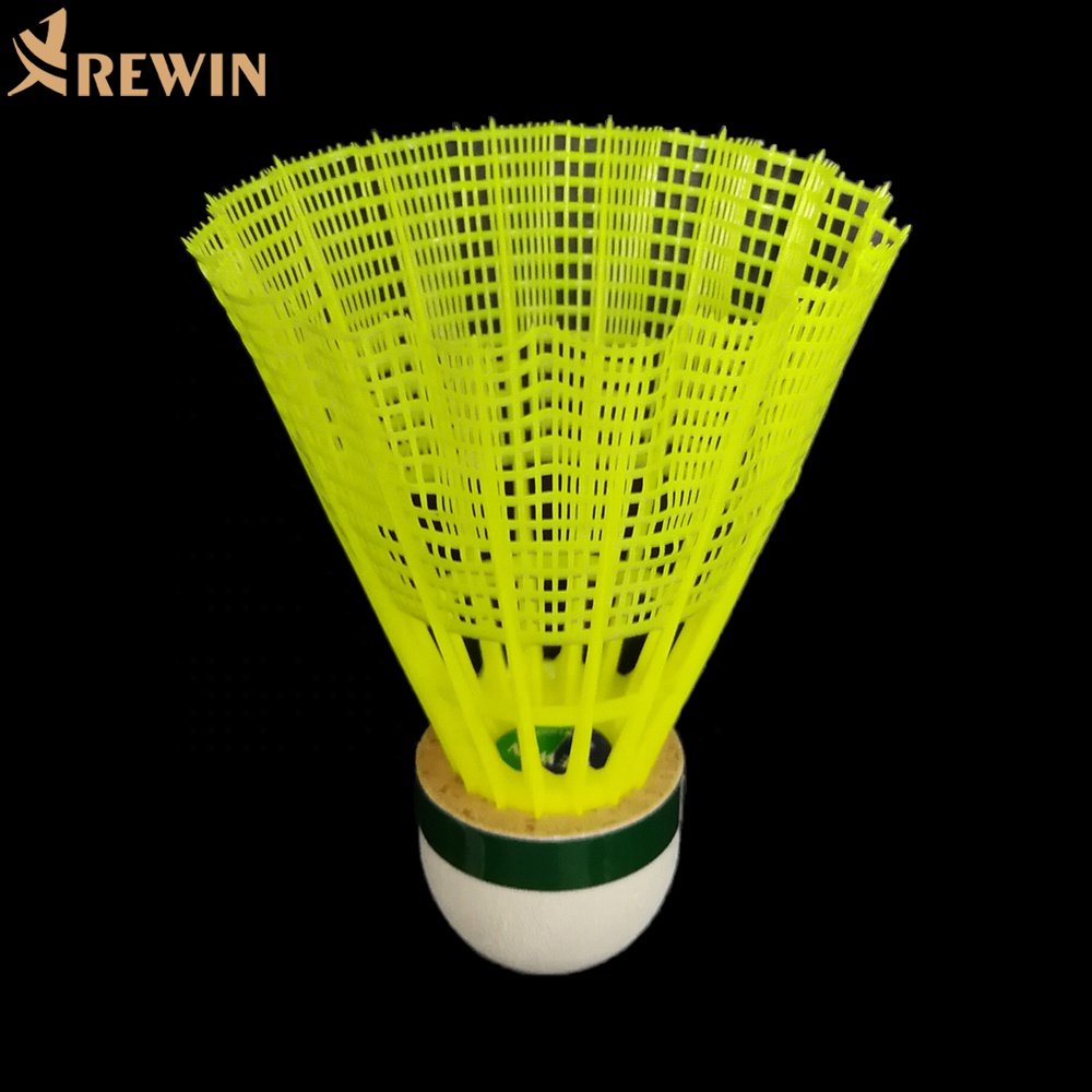 M300 Similar As Mavis For Tournament Cheap Badminton Shuttlecock In Plastic