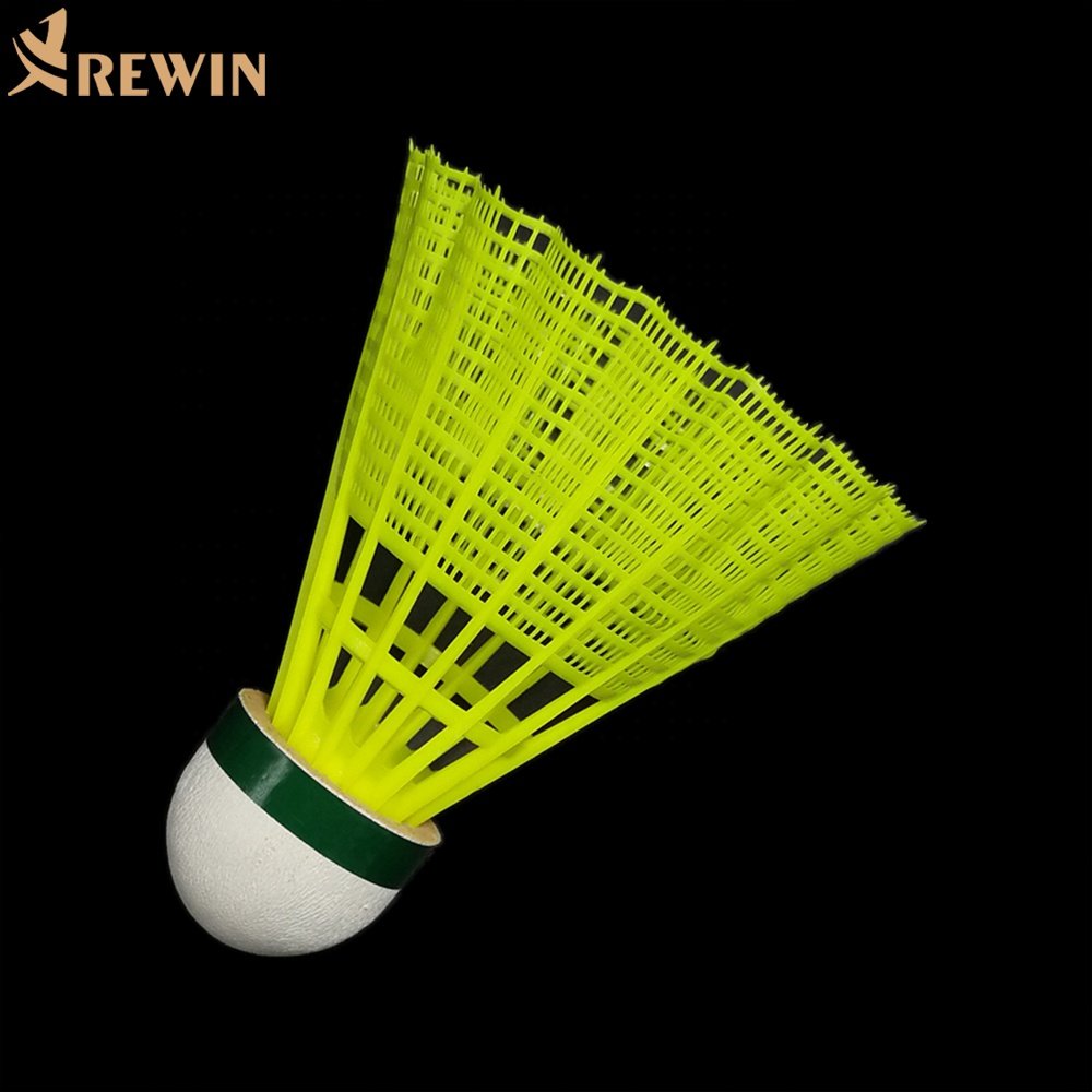 M300 Similar As Mavis For Tournament Cheap Badminton Shuttlecock In Plastic