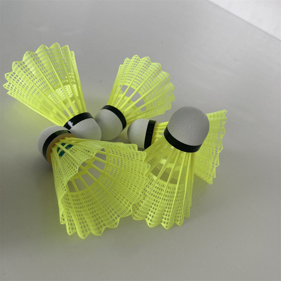 Wholesale Factory Directly Badminton/Shuttlecock Easy Control Badminton Nylon White/Yellow For Exercise