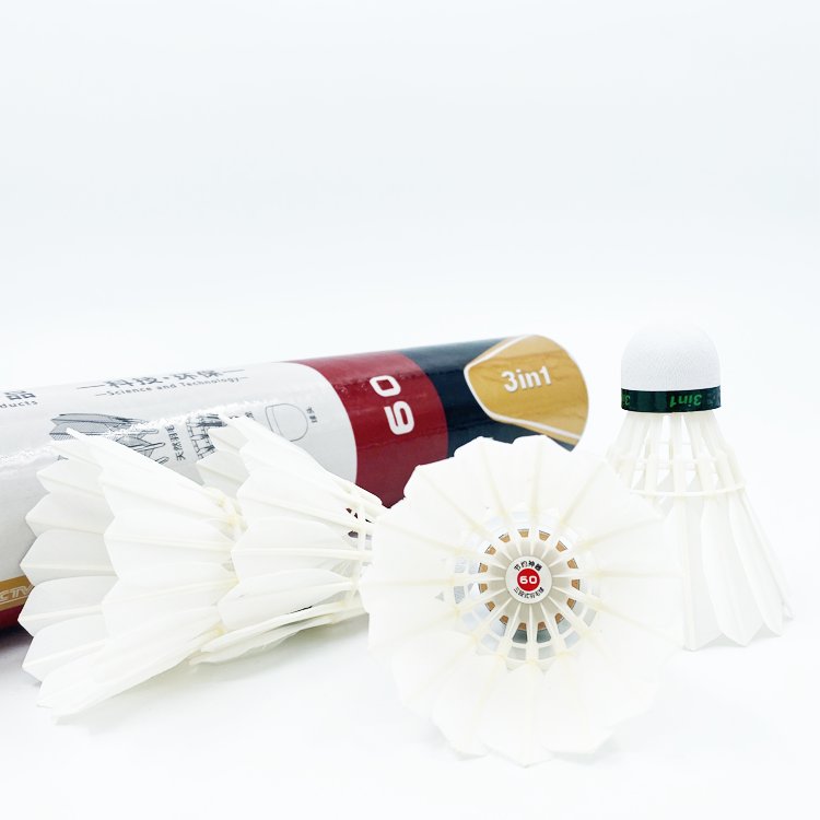Shuttlecock Bulutangkis Bulu Bebek yang Stabil dan Tahan Lama Pemasok Manufaktur China Shuttlecock Hibrida 3in1 untuk Kompetisi
