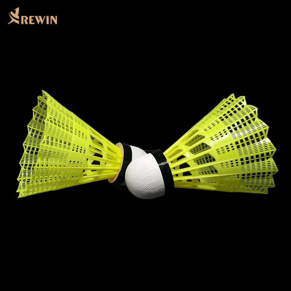 Hot Selling Wholesale Cheap Nylon Badminton Shuttlecock of M370C Similar As Mavis 350 shuttlecock