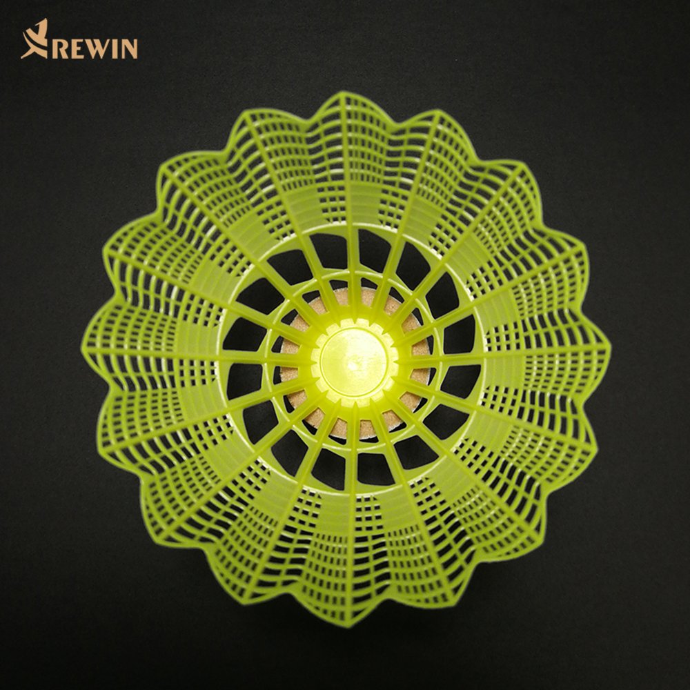 Hot Selling Wholesale Cheap Nylon Badminton Shuttlecock of M370C Similar As Mavis 350 shuttlecock