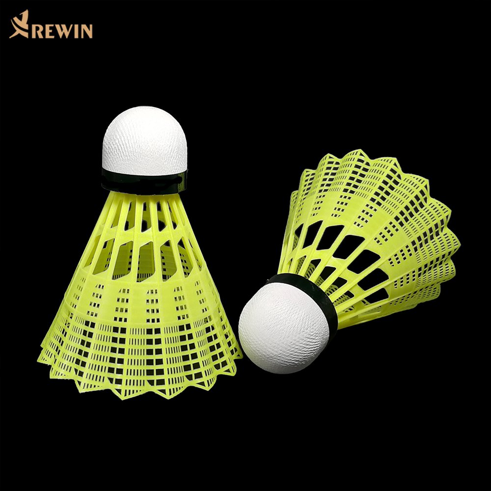 Hot Selling Wholesale Cheap Nylon Badminton Shuttlecock of M370C Similar As Mavis 350 shuttlecock
