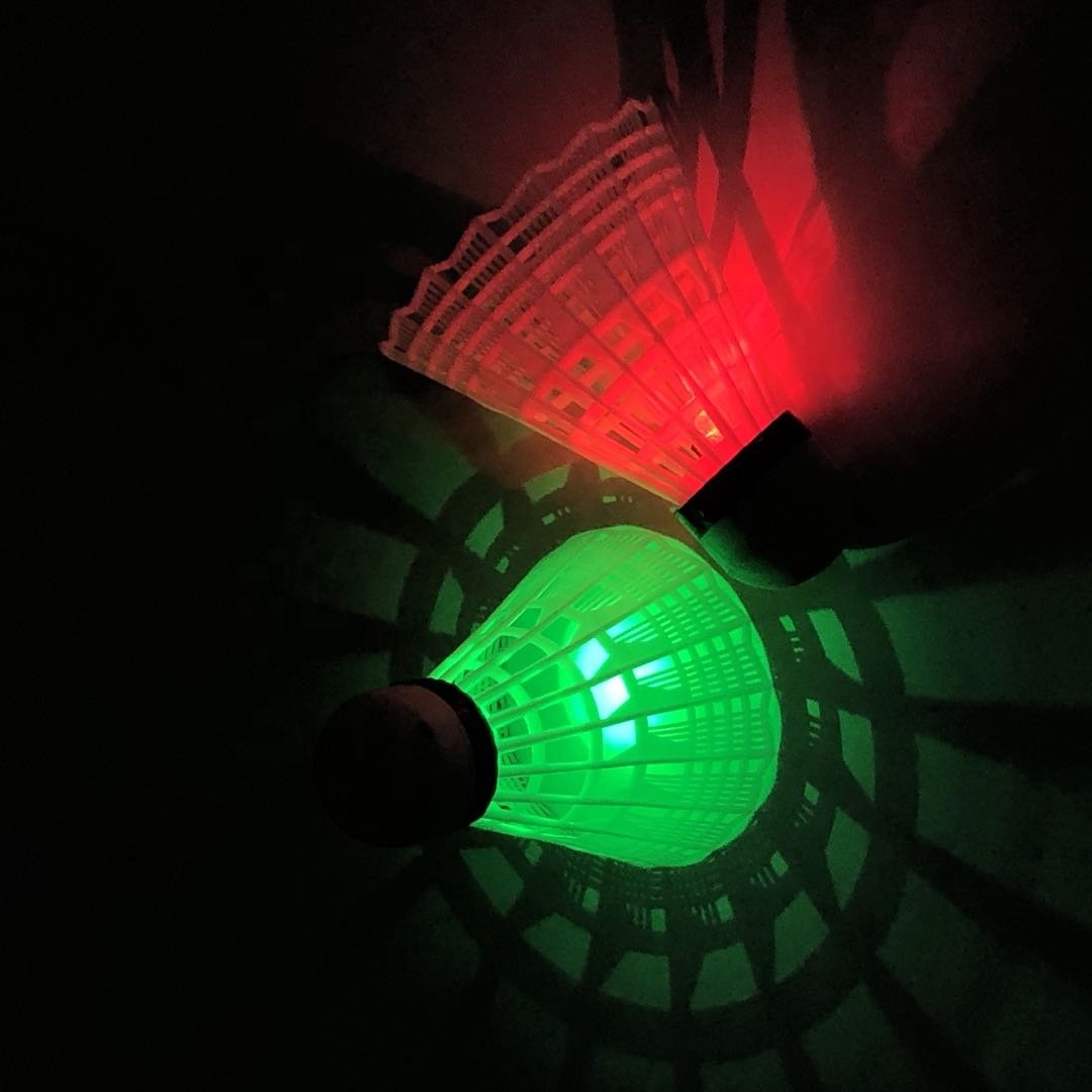 LED Badminton Shuttlecocks Lighting Birdies Shuttlecock Glow in The Dark for Indoor/Outdoor Sports Activities