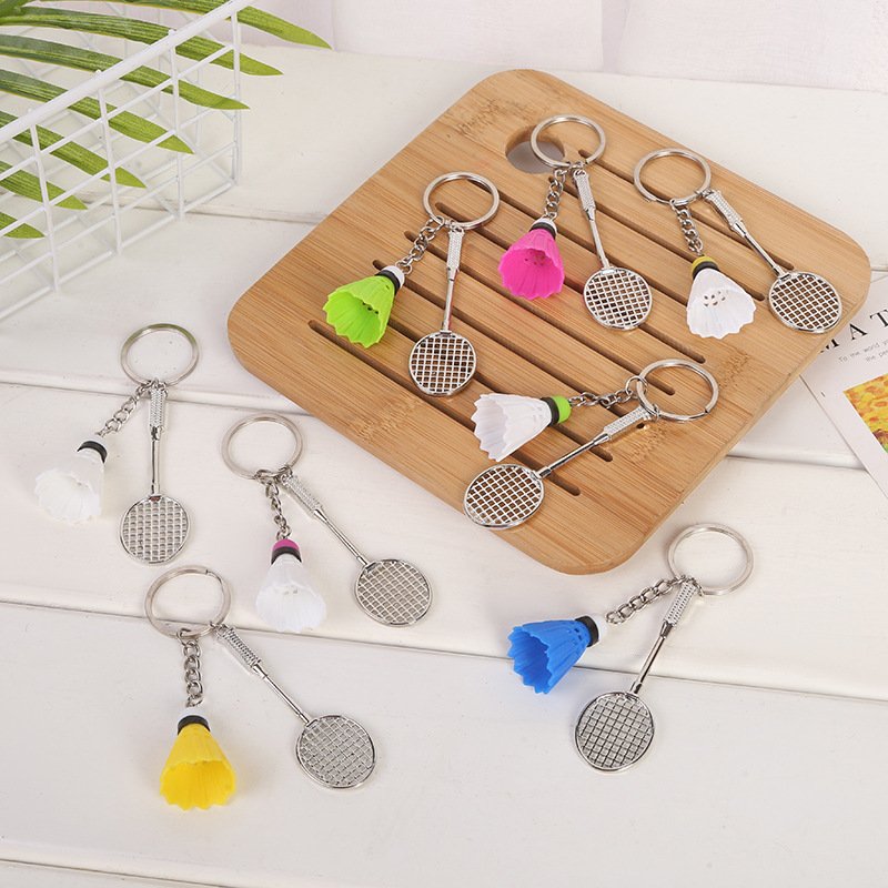 Factory Wholesale Sport Gifts Metal Shuttlecock Key Chain Keyring Accessories Mini Badminton Racket Keychain