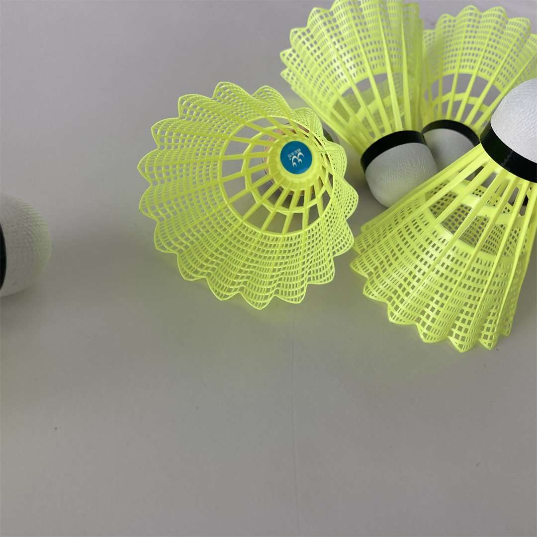 China Factory Cheap Price White Cork and Yellow Leaf Nylon Badminton Ball For Training Nylon Shuttlecock