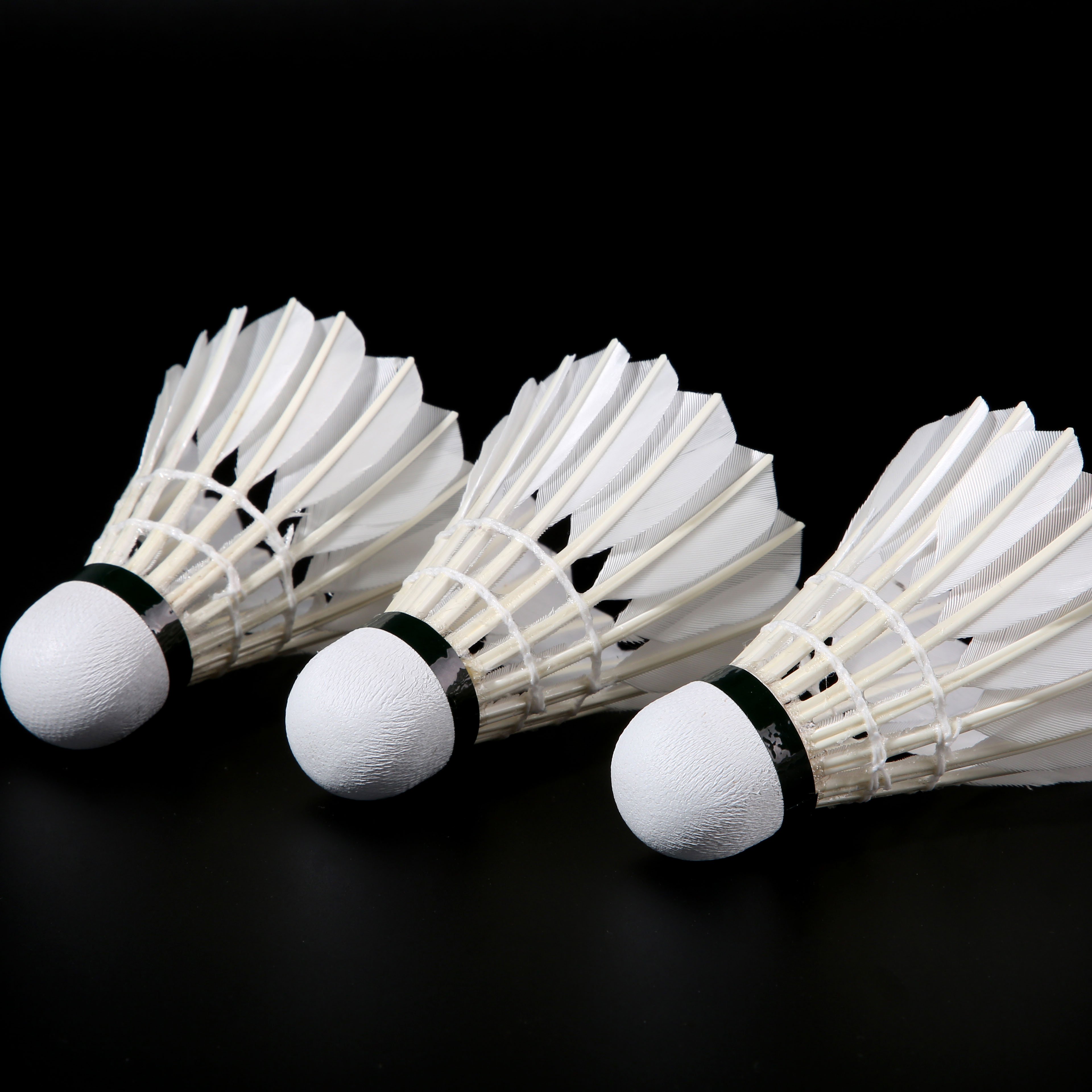 cheap training shuttles used for outdoor & indoor badminton