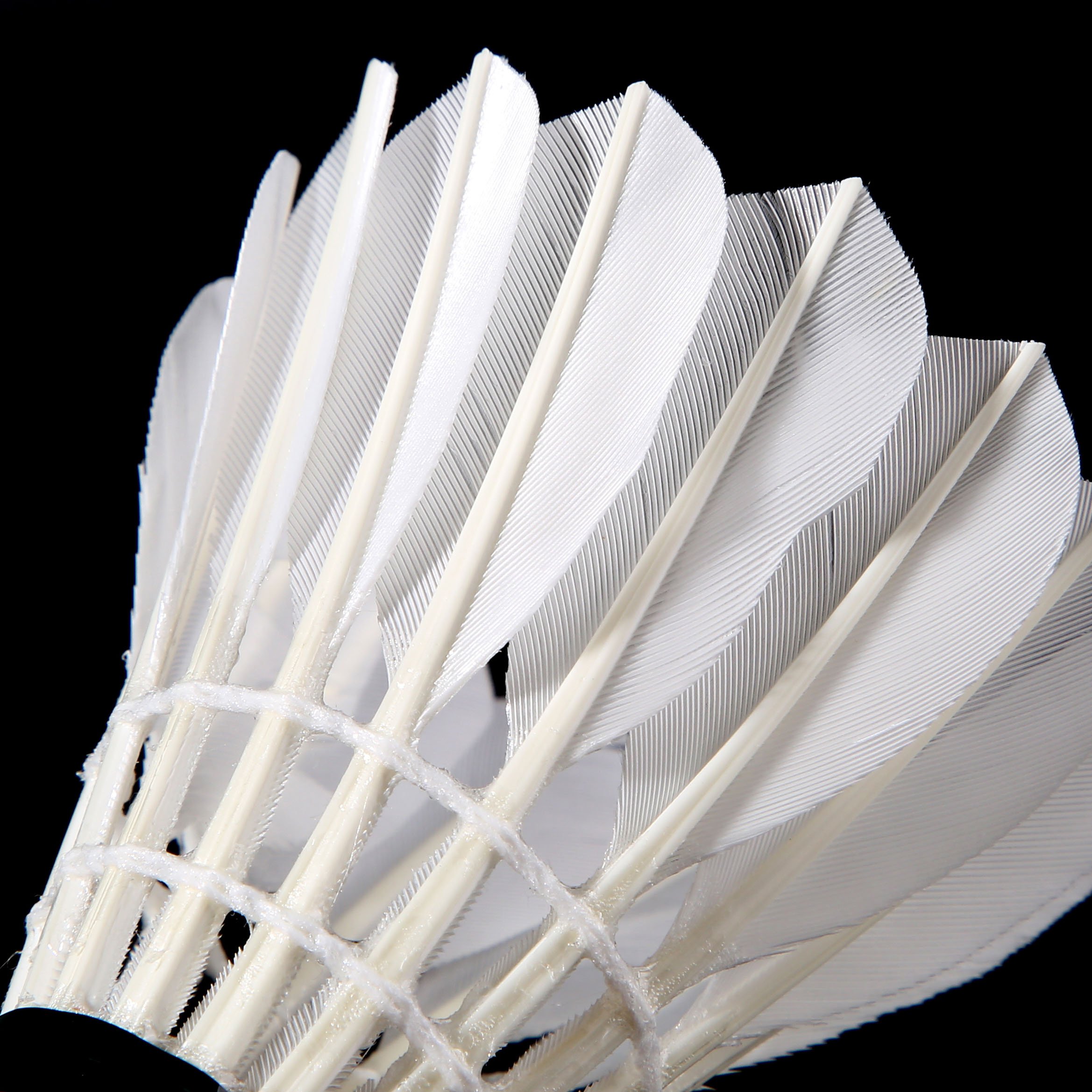 cheap training shuttles used for outdoor & indoor badminton