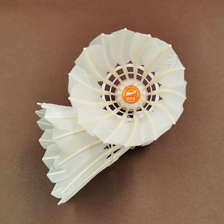 Manufacturer Supplier China Feather Badminton Shuttles Synthetic Hybrid Shuttlecock with Great Durability Stability and Balance