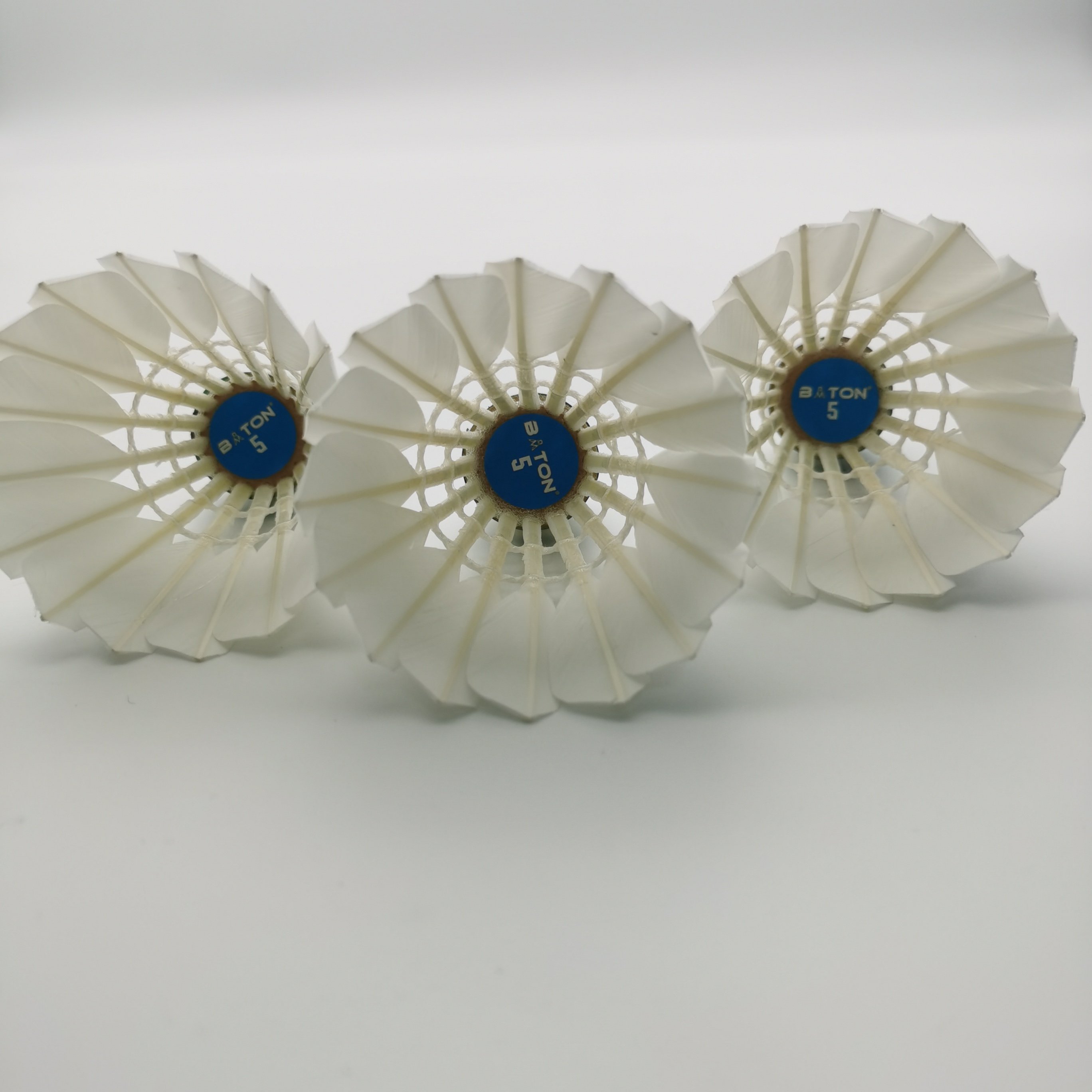 Hot Selling Factory Price AS 05 Duck Feather Badminton Shuttlecock For Indoor Game