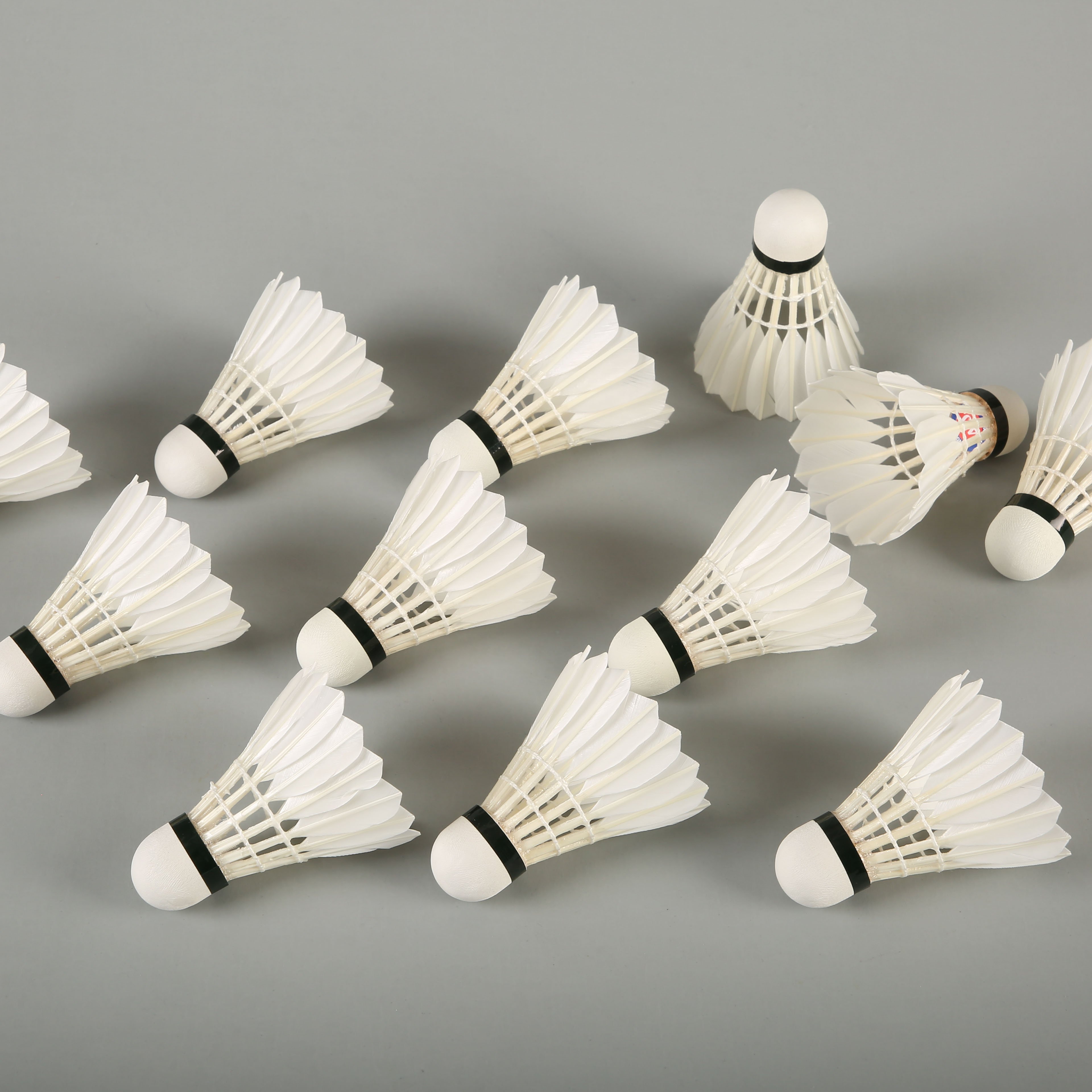 Lingmei40 badminton shuttlecock for professional tournament