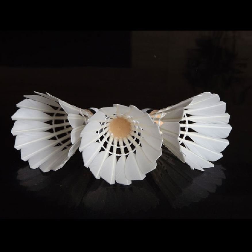 Factory Supply Eg1130 Jianzi Kick Badminton Shuttlecock Sale Indoor