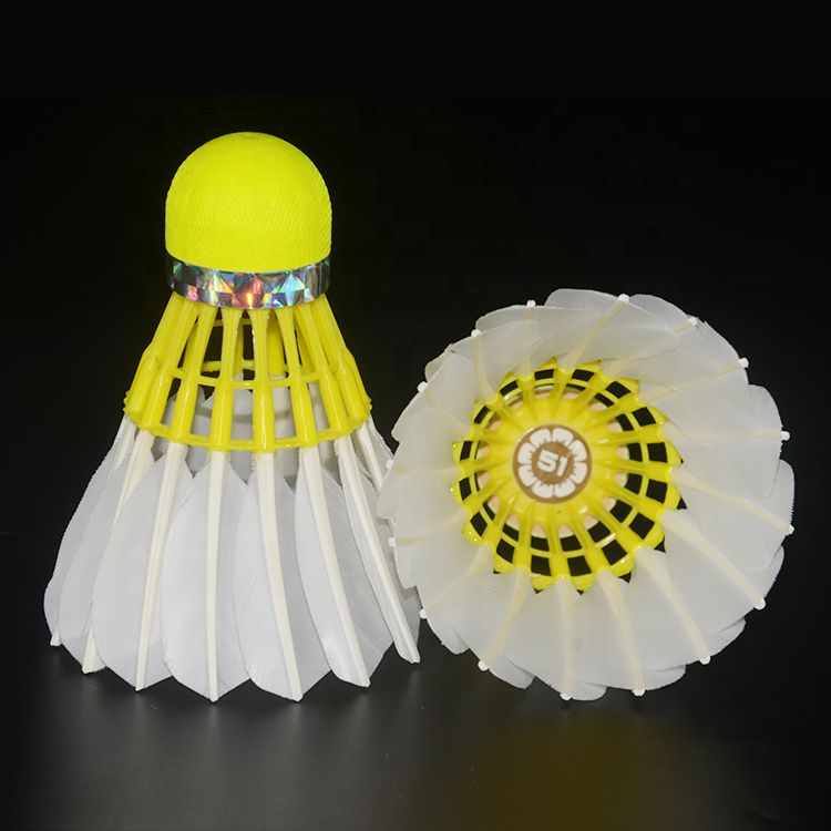 Durable Goose Feather Shuttlecock Badminton Hybrid Hot Sale Factory Direct Supply for Badminton Training Yellow Color Shuttles