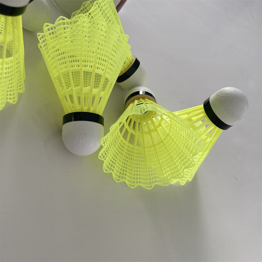 Wholesale Chinese Manufacturer Popular Nylon Shuttlecock/PU Cock Shuttlecock With High Quality