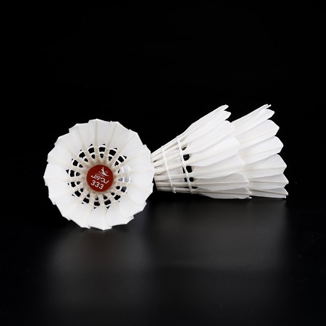 China Manufacturer selling 12pcs tube Duck Feather Ball NO.333 badminton victor shuttlecock for training