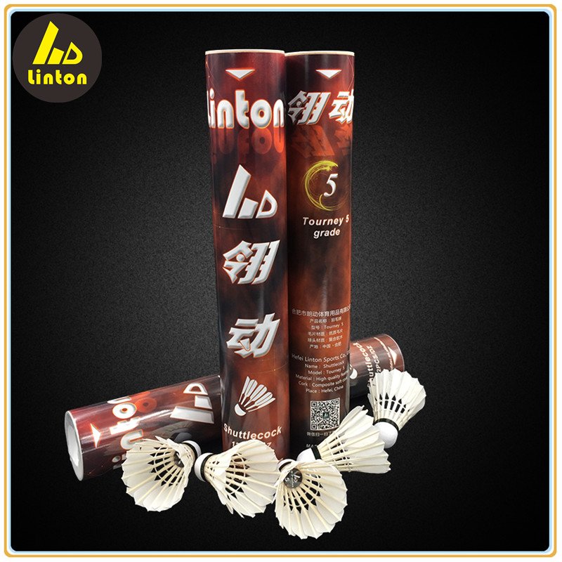 Duck feather as protech in Malaysia durable badminton shuttlecock