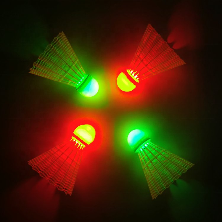 Best Seller LED Lighting Plastic Shuttlecock 4pcs Darkness Play Lighting Nylon Badminton Shuttlecocks for Badminton at Night