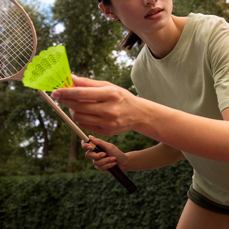 Wholesale outdoor games nylon shuttlecock slow speed Badminton shuttlecock plastic badminton ball shuttlecock for sale