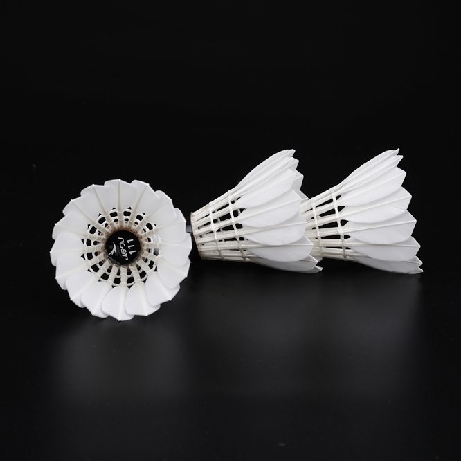 High Quality Wholesale International Competition Level of Lining Badminton Shuttlecock With Goose Feather No.111