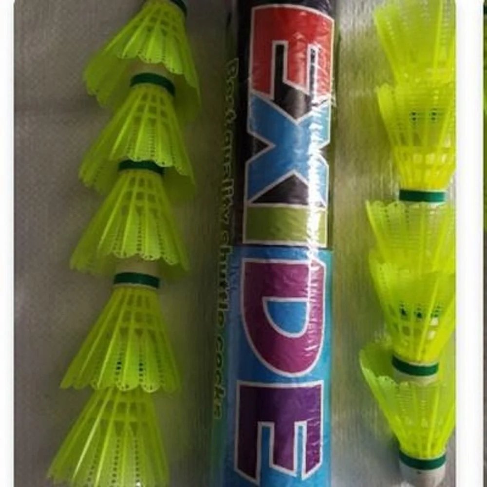 Factory Outlet High Quality Plastic Badminton Shuttlecock With Whole Wood Cock