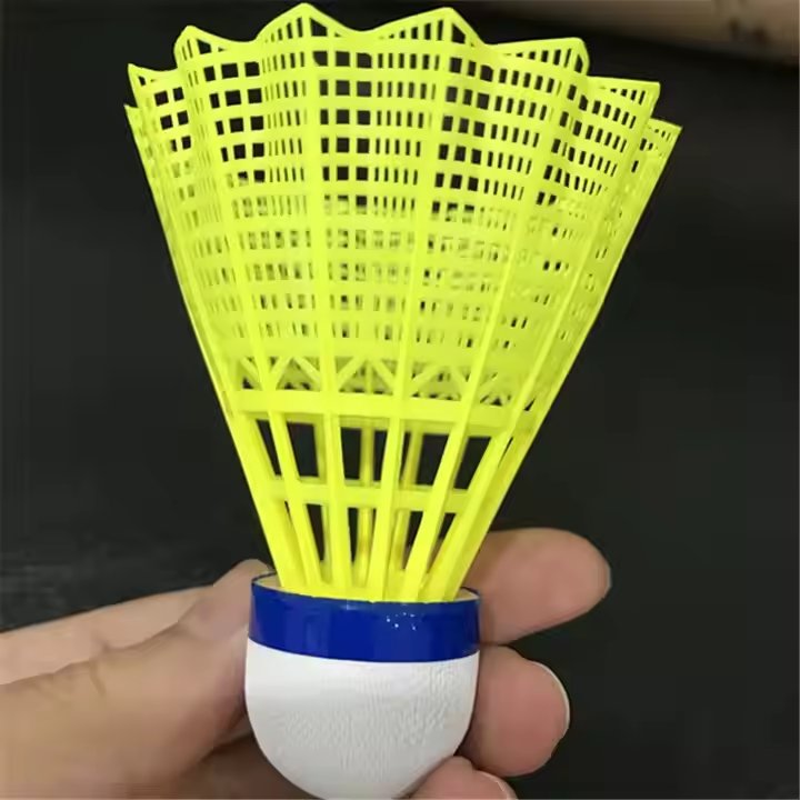 6PCS Durable Shuttlecocks Yellow Nylon Shuttlecocks Badminton Shuttlecocks Indoor Outdoor Sports Badminton Training Balls