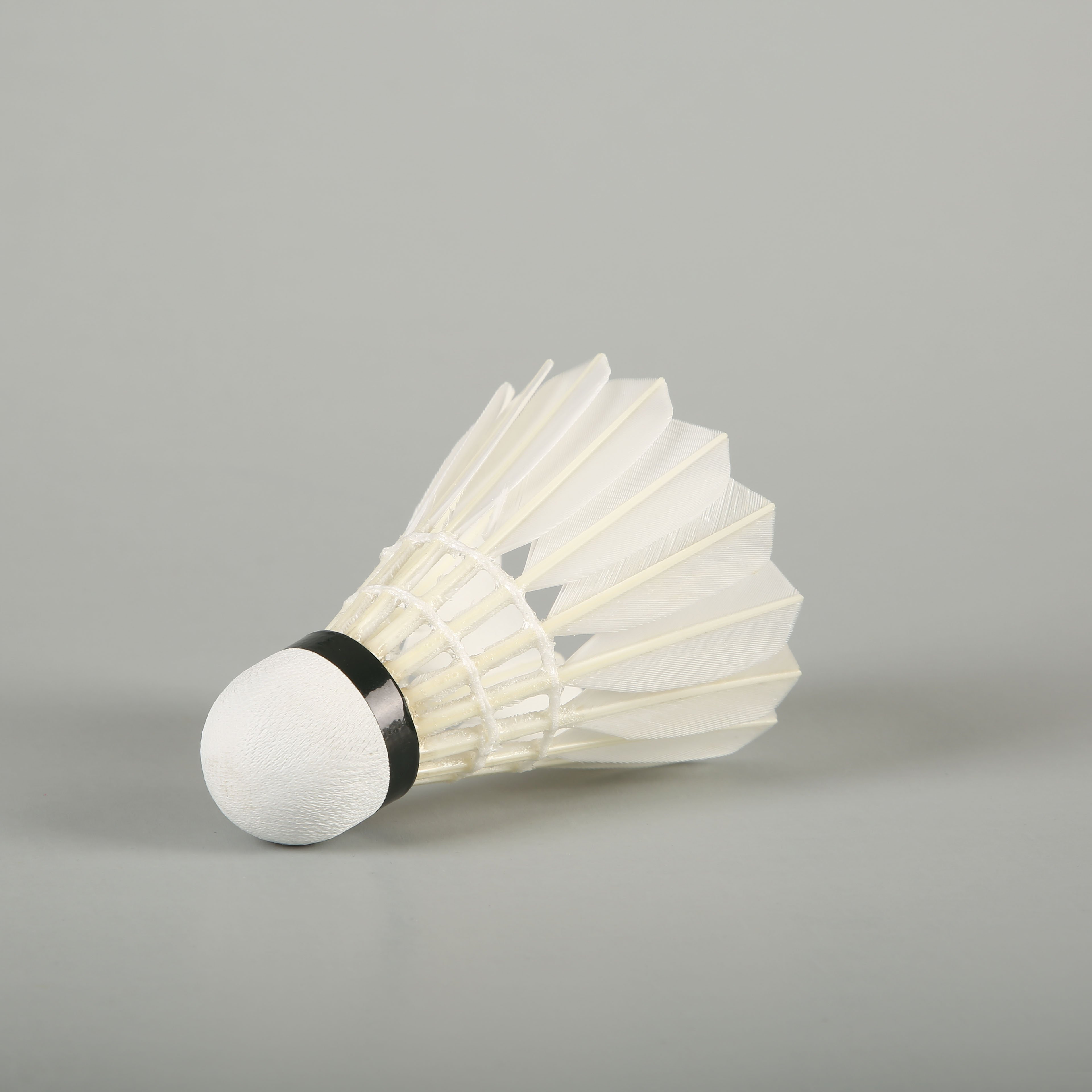 Hot sale Lingmei 30 class A duck feather badminton shuttlecock with high durability and flying