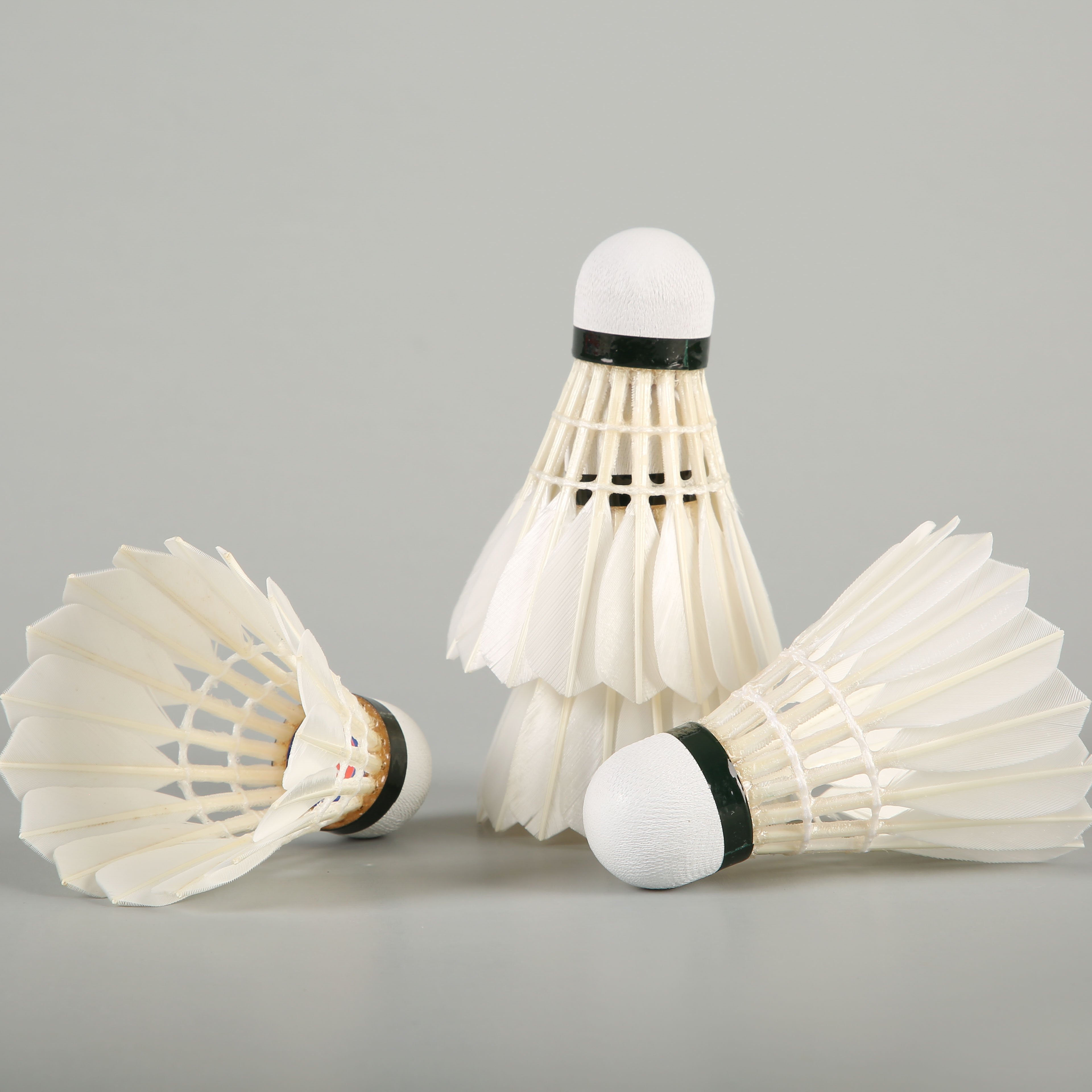 Hot sale Lingmei 30 class A duck feather badminton shuttlecock with high durability and flying