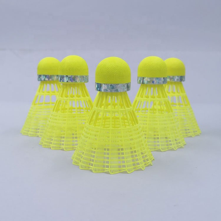 Hot Selling Training Light Balls Cheap Cork Badminton Nylon Shuttlecock Betminton Machine Produce volant plastique durable badmi