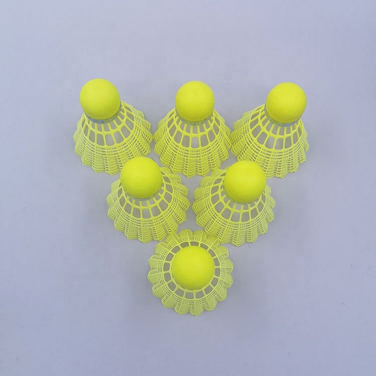 Hot Selling Training Light Balls Cheap Cork Badminton Nylon Shuttlecock Betminton Machine Produce volant plastique durable badmi