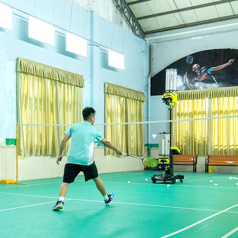SIBOASI badminton shuttlecock machine for training S8025A With Mini Remote Control Practice Feeding Shooting Serving Machine