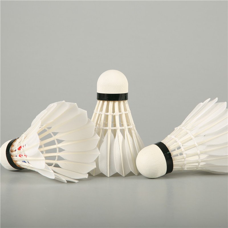 Top Grade Goose Feather Badminton Shuttlecock for Tournament Approved by BWF AS 50