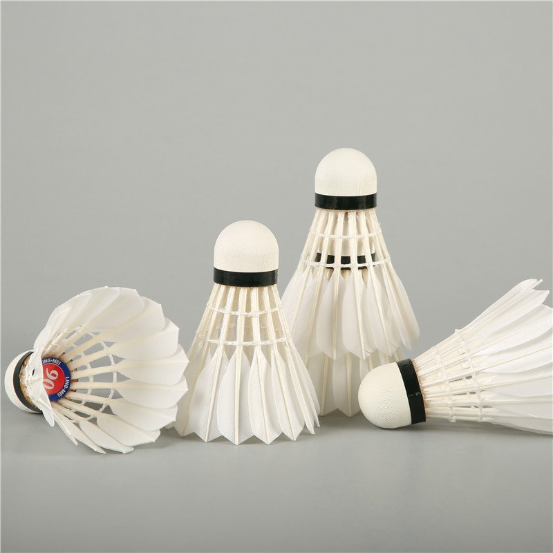 Top Grade Goose Feather Badminton Shuttlecock for Tournament Approved by BWF AS 50