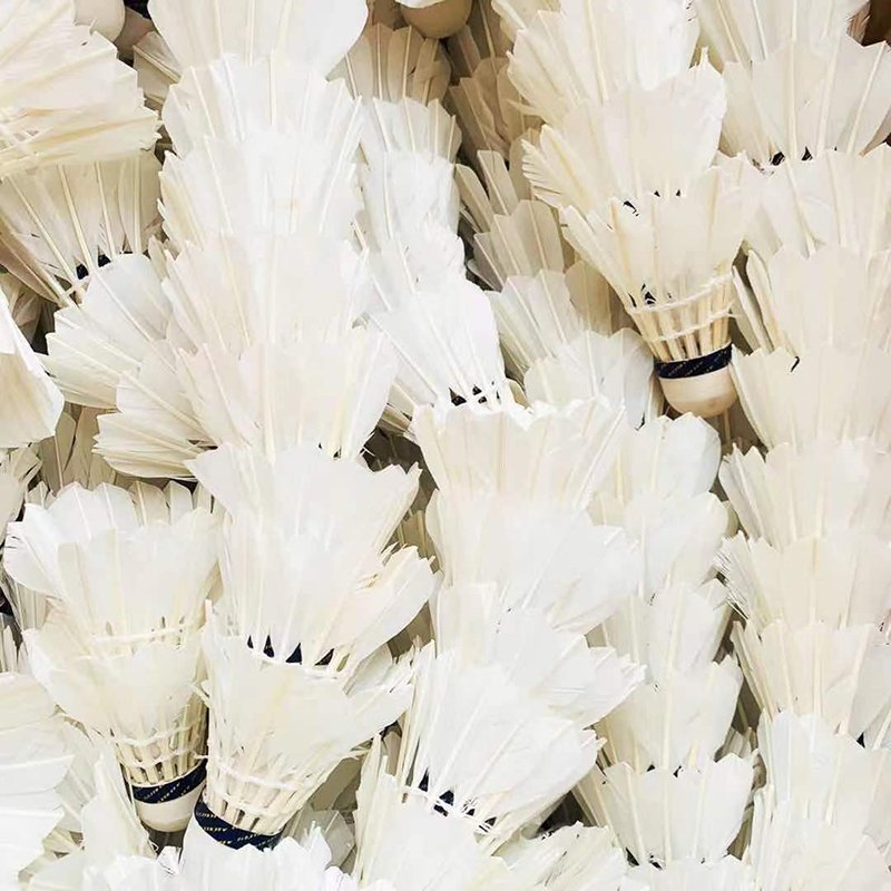 M132 High Quality Duck Feather Sports Badminton for Regular Practice Customizable Logo Durable Goose Feather Ball for Training