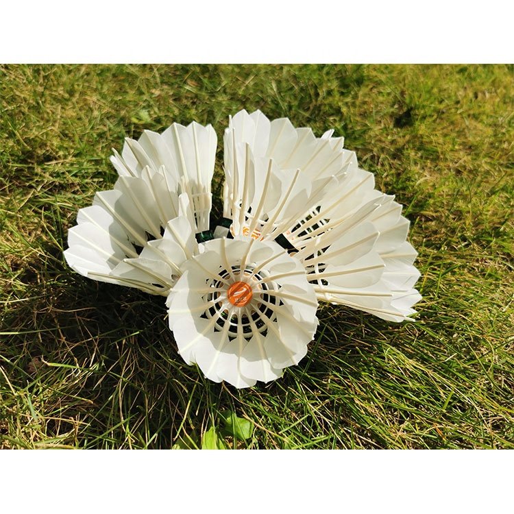 Manufacturer Supplier China Feather Badminton Synthetic Hybrid Shuttlecock with Great Durability Stability and Balance