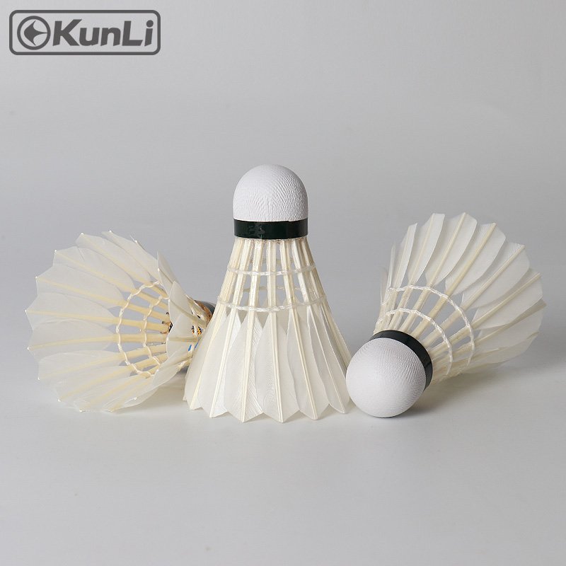 OEM badminton Shuttlecock Best Durability flying Grade 1 straight duck feather shuttlecock for club competition shuttle cock